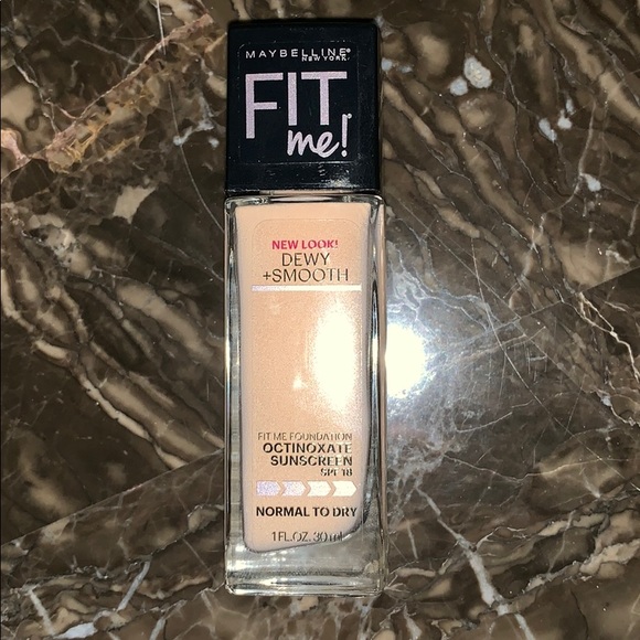 Maybelline Fit Me Foundation - Picture 1 of 2